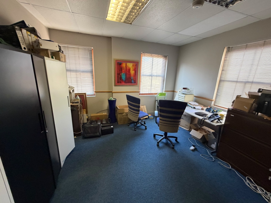 To Let Commercial Property for Rent in Rosenpark Western Cape